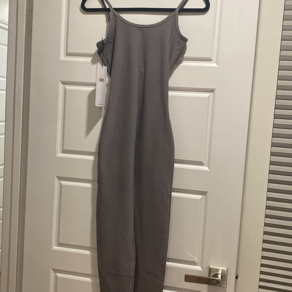 Alo yoga one and done onesie 

Color cool grey wash   Size small - Picture 3 of 4